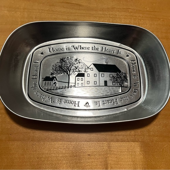 ONE PRE-OWNED DAT”L DO IT METAL TRAY HOME IS WHERE THE HEART IS 10”X6” CTM2 - Picture 1 of 4